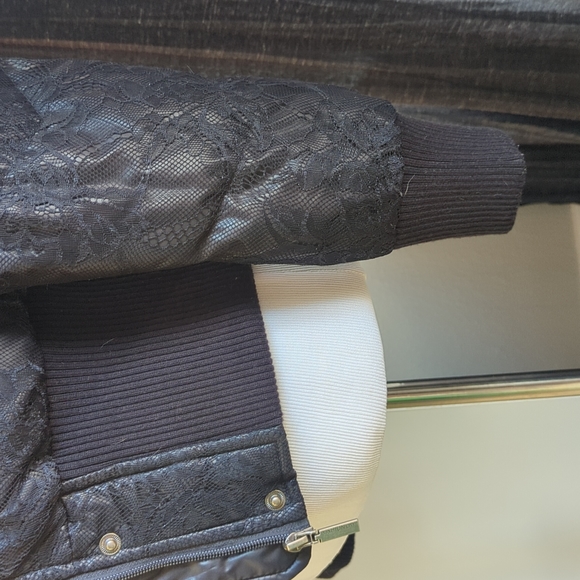 Blk Lace Covered Puffy Bomber Jacket w/ Removable Hood - Picture 3 of 6
